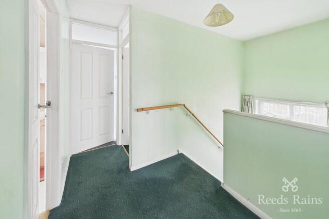 4 bed Detached for sale Image 11