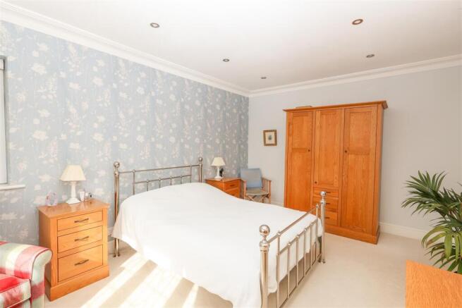 3 bed Detached for sale Image 5