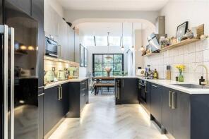 22, Eastlake Road, London SE5 9QL