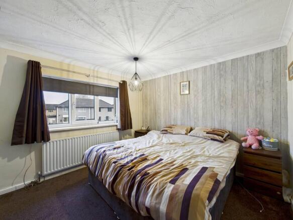3 bed Semi-Detached for sale Image 8