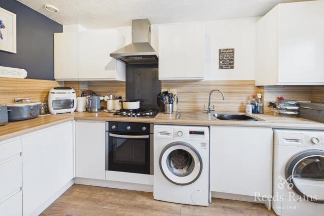 2 bed Semi-Detached for sale Image 6