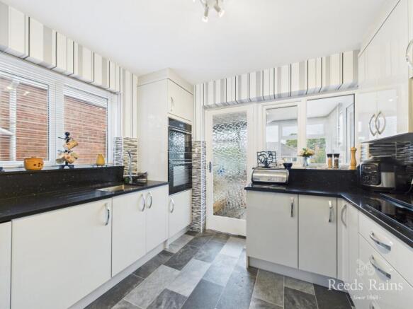 3 bed Detached for sale Image 4