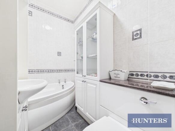 2 bed Apartment for sale Image 12
