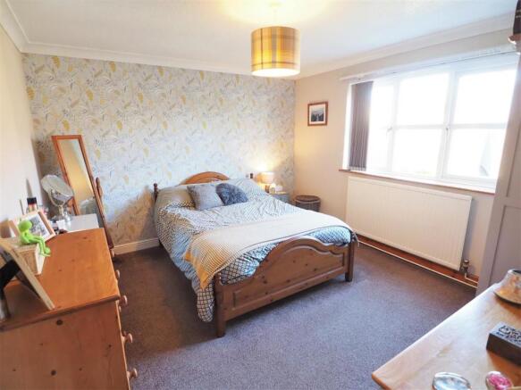 Master Bedroom 089