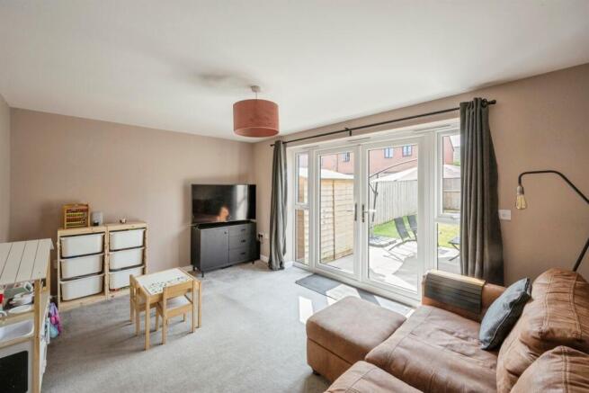 3 bed Semi-Detached for sale Image 6