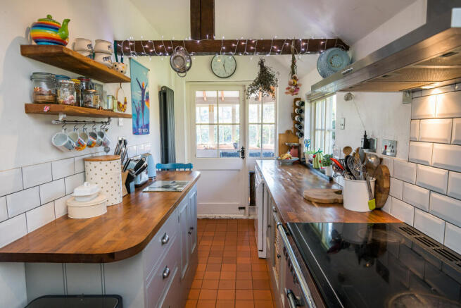 Kitchen 1.JPG