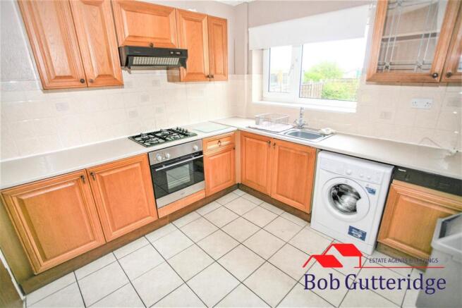 FITTED KITCHEN