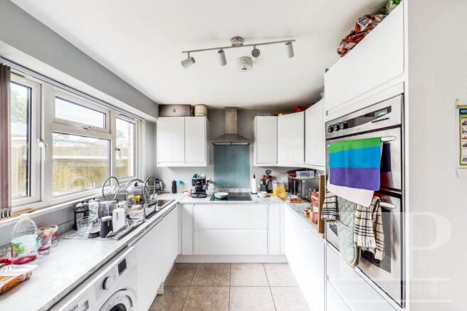 COMMUNAL KITCHEN