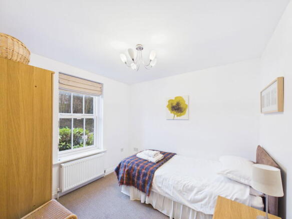 3 bed Town House for sale Image 11
