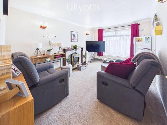 2 bed Semi-Detached Bungalow for sale Image 4