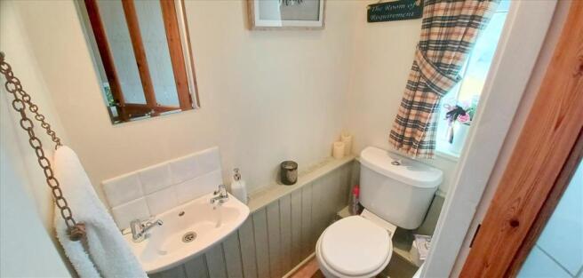 CLOAKROOM / WC