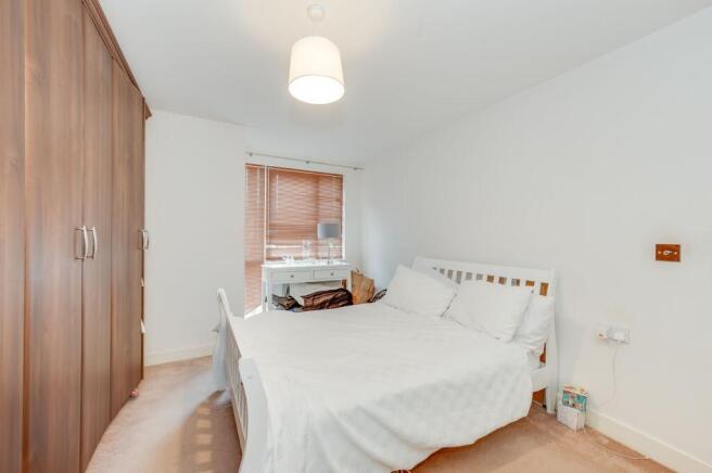 2 bed Flat for sale Image 6