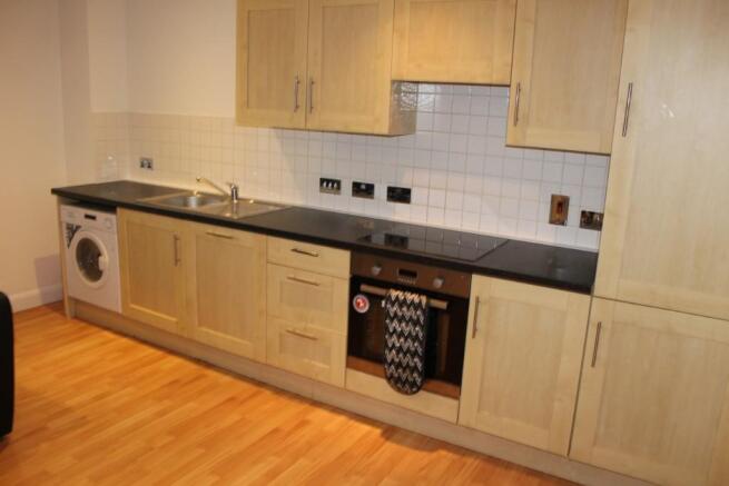3 bed Flat Share to rent Image 11