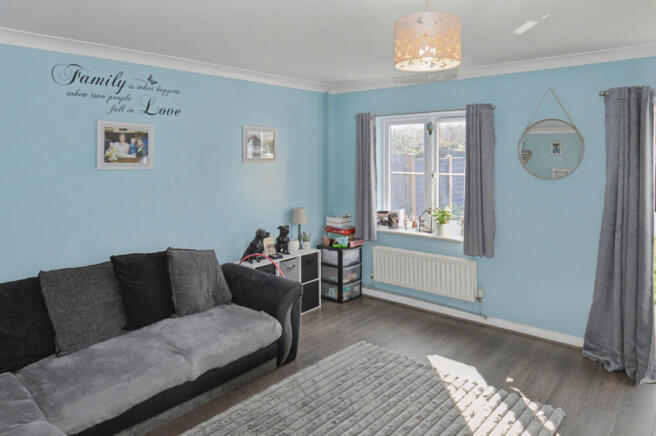 2 Callier Close - Image 3