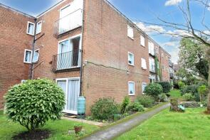 10, 1a Thorpe Court, Waverley Road, Enfield EN2 7DG