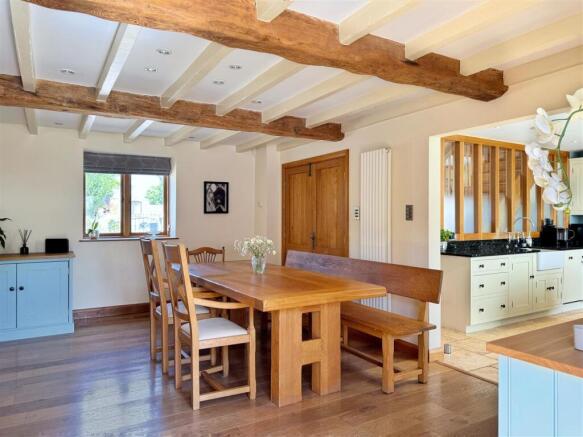 4 bed Barn Conversion for sale Image 7