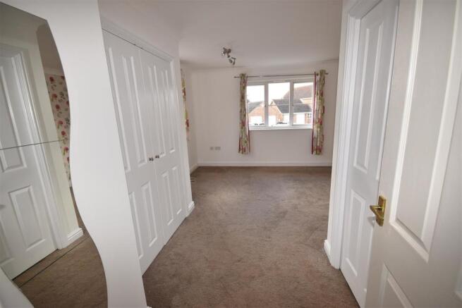 Master Bedroom (L shaped)