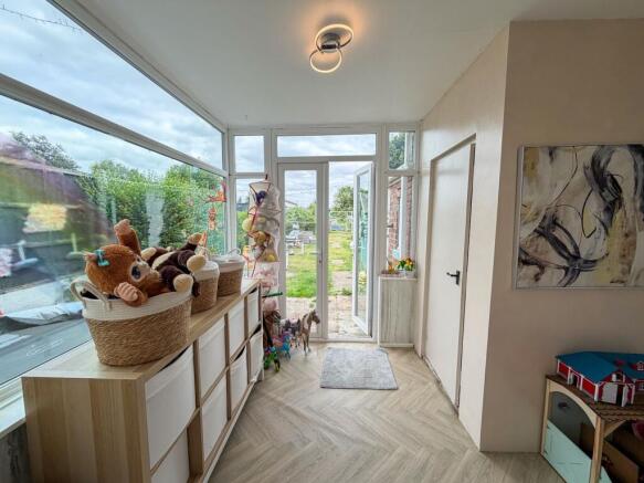 2 bed Semi-Detached for sale Image 8