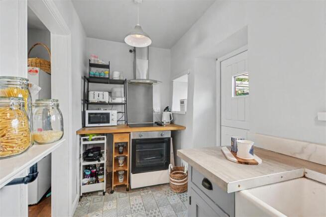 Kitchen_2.jpeg