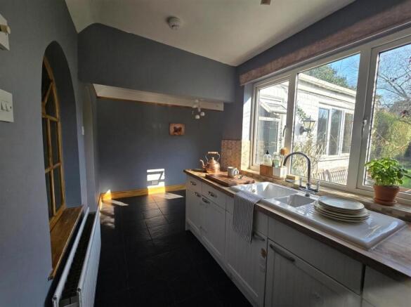 kitchen1.jpg