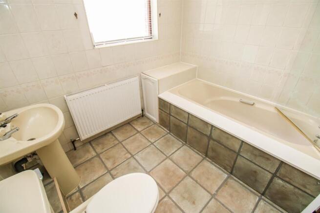 3 bed Semi-Detached for sale Image 12