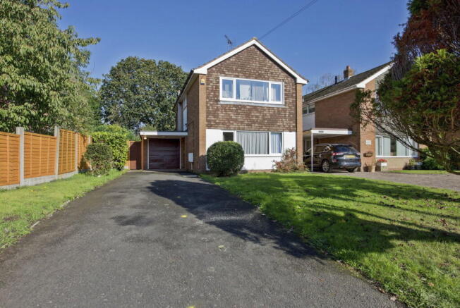 3-bed detached on Broadholes Lane, Wheaton Aston, Stafford, ST19 9NR, £380,000