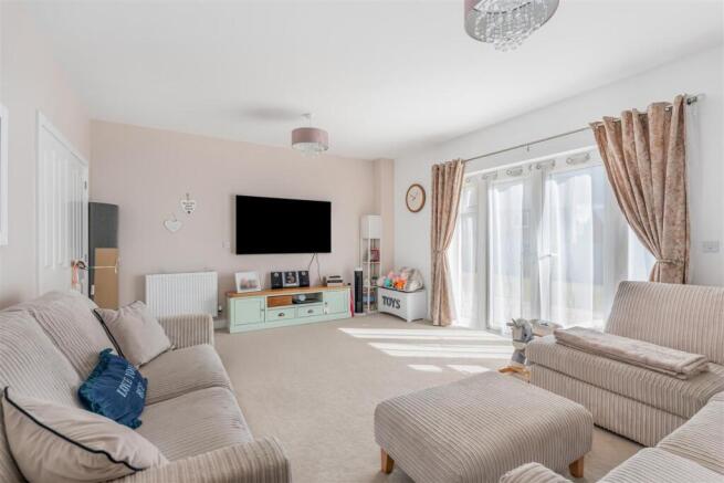 4 Thenford Way, Banbury-6.jpg