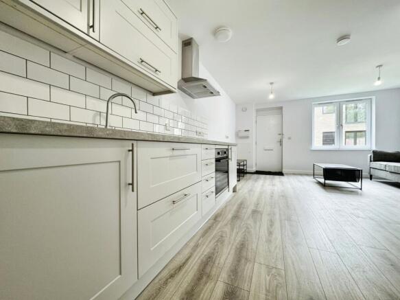 1 bed Apartment to rent Image 4
