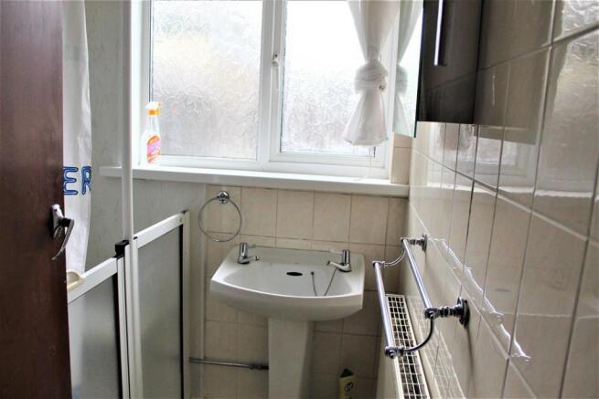 IMG_0861 Bathroom 1.jpg