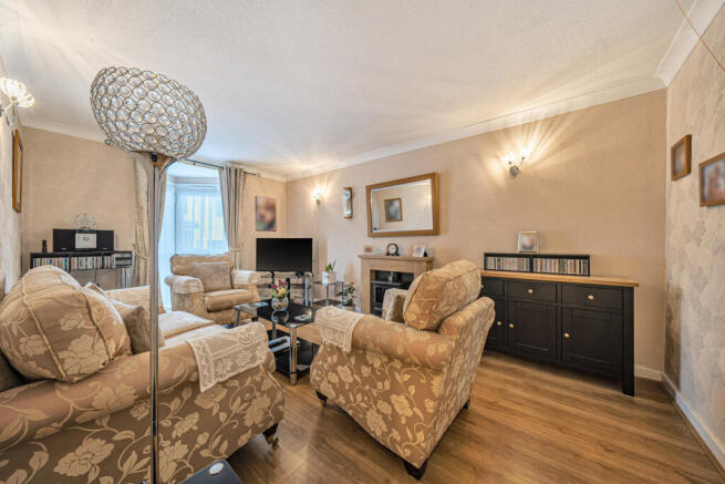 1417870-4-69970ee...