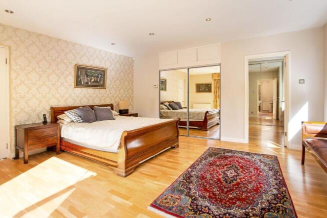 17 Langton Way, B...