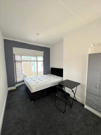 3 bed House to rent Image 4