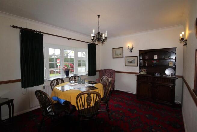 Dining Room.JPG