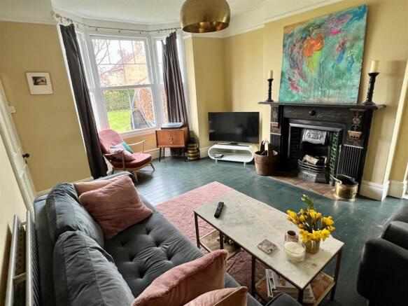 Bay Fronted Lounge