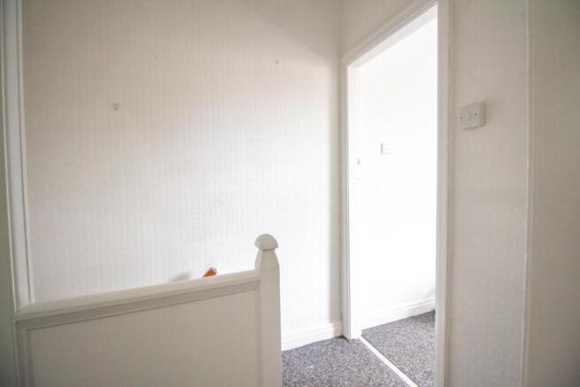 2 bed Terraced to rent Image 8