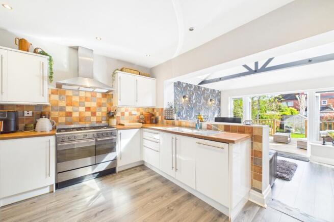 CAM02279G0-PR0078-STILL004