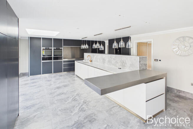 CAM05449G0-PR0071-STILL007