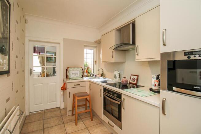 4 bed Detached Bungalow for sale Image 10