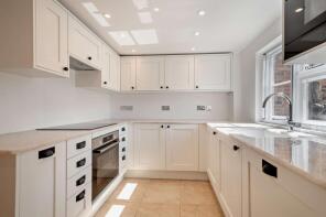 27, Wycombe End, Beaconsfield HP9 1LZ