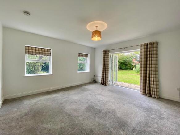 Halsall Ln - lounge