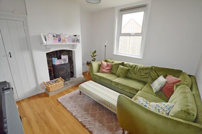 Lounge Property to l