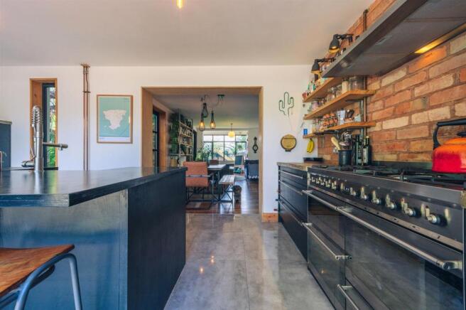 kitchen 2.jpg