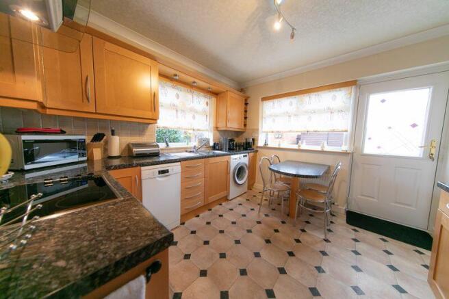 Kitchen & breakfast room