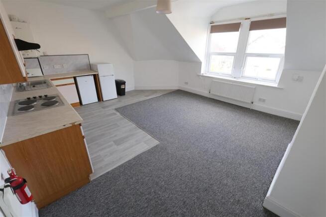 CR Kitchen Lounge.JPG