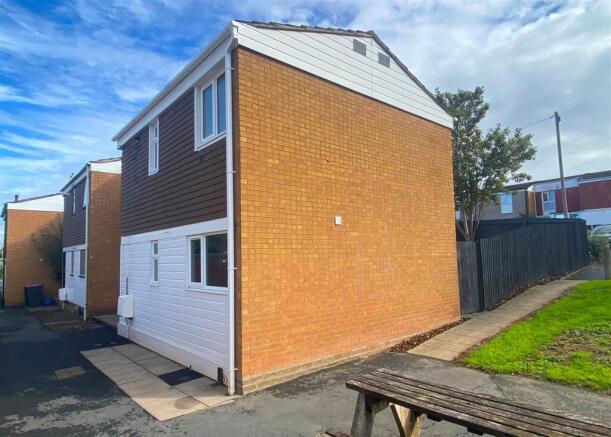 3-bed terraced on Summerhill, Sutton HIll, Telford, £140,000