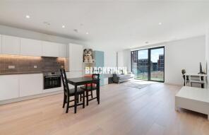 40, 1 Fairwater House, Bonnet Street, Silvertown, London E16 2SY
