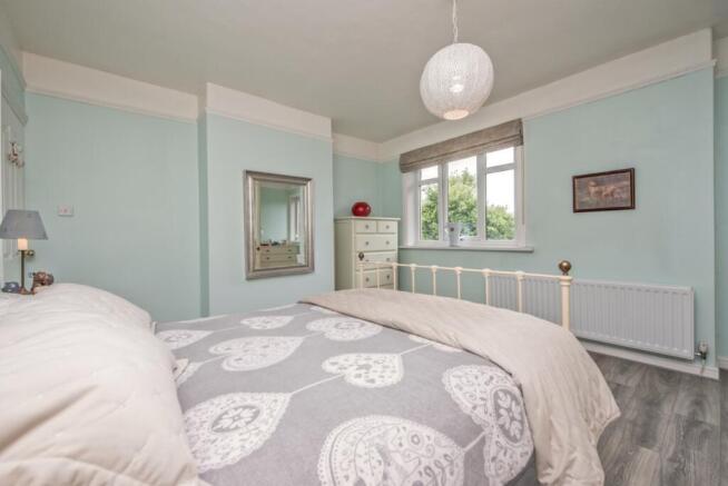4 bed Semi-Detached for sale Image 12