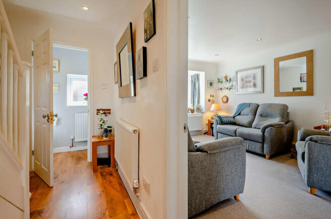8682845-interior1...