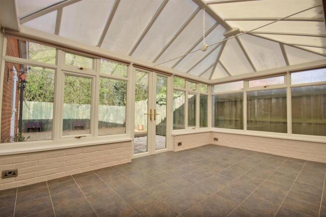 2 bed Semi-Detached Bungalow for sale Image 10