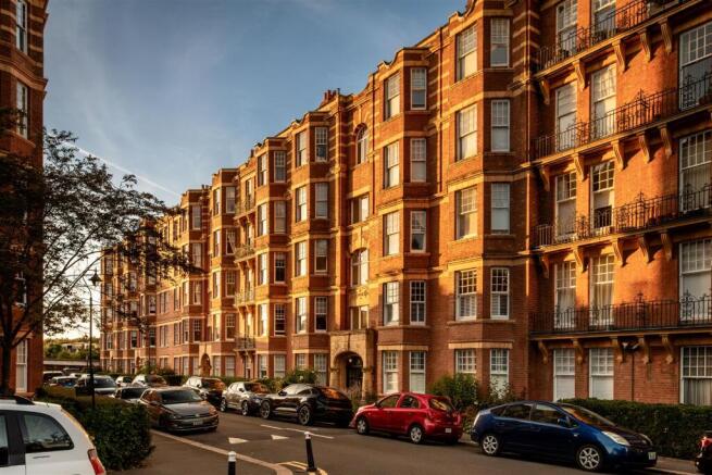 Sutton Court-20.jpg